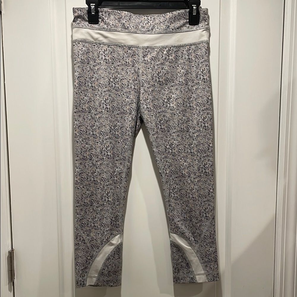 Lululemon Gray And White Speckled Athletic Leggings Size 6